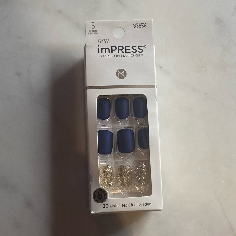 Kiss Press on Nails navy and glitter